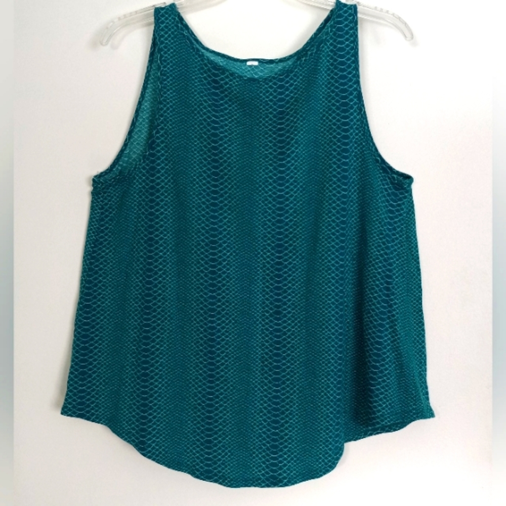 Under Armour green snake print tank with crossover split back